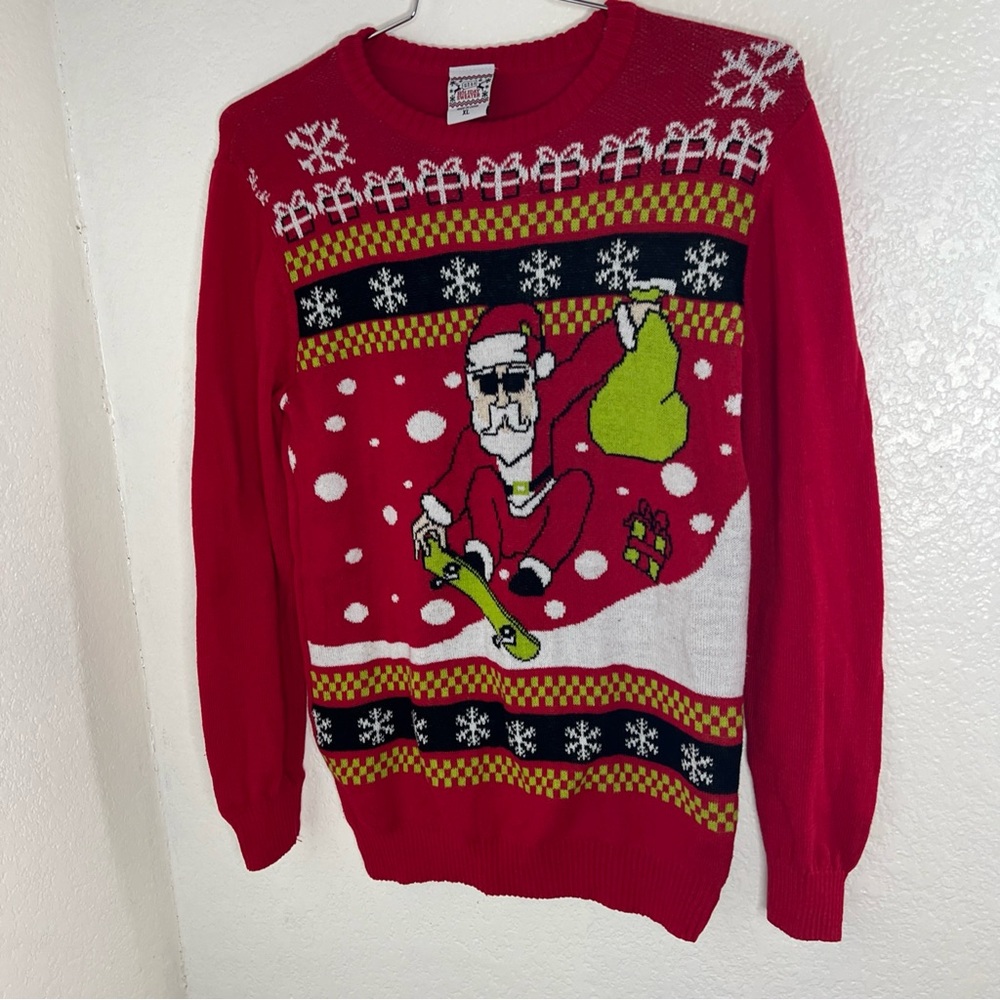 Holiday Sweater Well Worn Knit Santa Claus  skating red longsleeve men’s XL